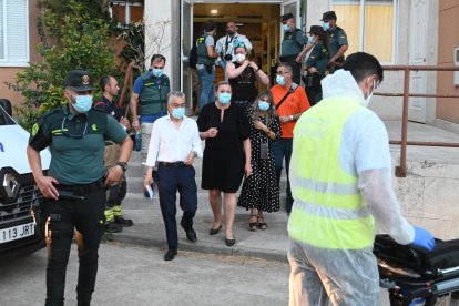 La consjera llegó a la residencia coincidiendo con el traslado de los cuerpos. ICAL