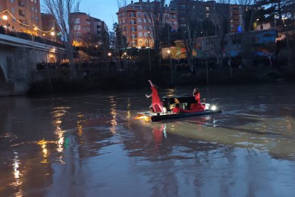 Aunque la lluvia amenazó durante todo el día y obligó el día anterior a suspender actividades como pasacalles, el tiempo respetó.