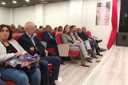 La presentación reunió a la cúpula socialista provincial y regional