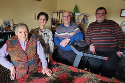 Hijos de Primitivo Martínez: Inmaculada, Paqui (esposa de Antonio), Antonio y José Luis. FAMILIA MARTÍNEZ CALVO