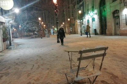 El centro de Burgos, casi vacío por el mal tiempo. S. L. C.
