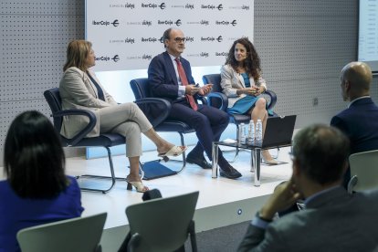 Los tres ponentes de la jornada. SANTI OTERO