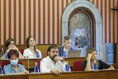 Concejales del Partido Popular durante el Pleno. SANTI OTERO