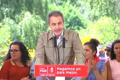 José Luis Rodríguez Zapatero interviene en la Fiesta de la Rosa del PSOE leonés