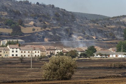Las consecuencias del grave incendio de Quintanilla del Coco. FOTO: SANTI OTERO