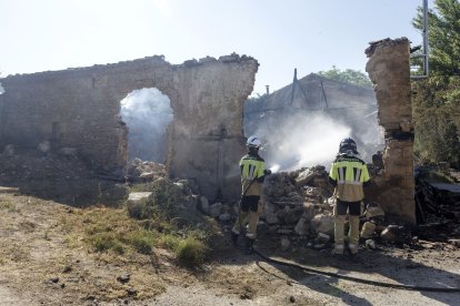 Las consecuencias del grave incendio de Quintanilla del Coco. FOTO: SANTI OTERO