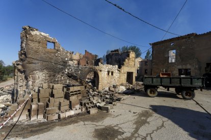 Las consecuencias del grave incendio de Quintanilla del Coco. FOTO: SANTI OTERO