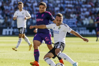 Un tanto de penalti anotado por Bermejo dio los tres puntos al Burgos CF ante el Cartagena. FOTOS: © ECB / SANTI OTERO