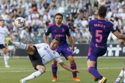 Un tanto de penalti anotado por Bermejo dio los tres puntos al Burgos CF ante el Cartagena. FOTOS: © ECB / SANTI OTERO