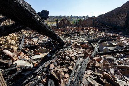 Las consecuencias del grave incendio de Quintanilla del Coco. FOTO: SANTI OTERO