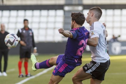 Un tanto de penalti anotado por Bermejo dio los tres puntos al Burgos CF ante el Cartagena. FOTOS: © ECB / SANTI OTERO