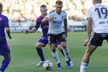 Un tanto de penalti anotado por Bermejo dio los tres puntos al Burgos CF ante el Cartagena. FOTOS: © ECB / SANTI OTERO