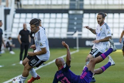 Un tanto de penalti anotado por Bermejo dio los tres puntos al Burgos CF ante el Cartagena. FOTOS: © ECB / SANTI OTERO