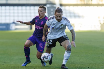 Un tanto de penalti anotado por Bermejo dio los tres puntos al Burgos CF ante el Cartagena. FOTOS: © ECB / SANTI OTERO