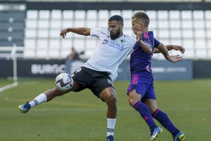 Un tanto de penalti anotado por Bermejo dio los tres puntos al Burgos CF ante el Cartagena. FOTOS: © ECB / SANTI OTERO