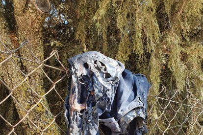 Imagen de su uniforme chamuscado