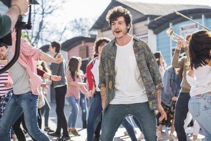 El cantante, durante la grabación del videoclip de 'La venda' en Barcelona.