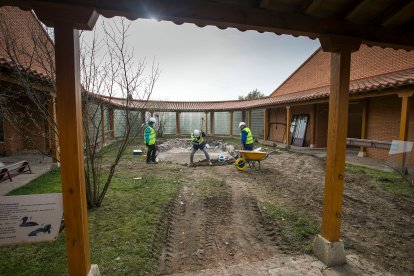 Las obras en el Centro de Biodiversidad incluirán la construcción de un nuevo estanque y un aviario. TOMÁS ALONSO
