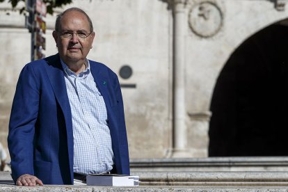 López Gómez, recién elegido nuevo cronista de la ciudad de Burgos. SANTI OTERO