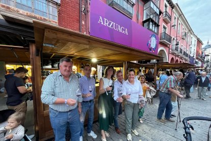 La Ribera del Duero está de fiesta. Copa de vino en mano y con un tiempo que parece que deja las lluvias de lado, la Denominación de Origen comienza a celebrar en Aranda de Duero su V Gran Fiesta de la Vendimia. FOTOS: © ECB / L. VELÁZQUEZ