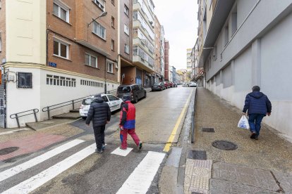 La calle Subida de San Miguel está incluida en el proyecto de reurbanización. SANTI OTERO