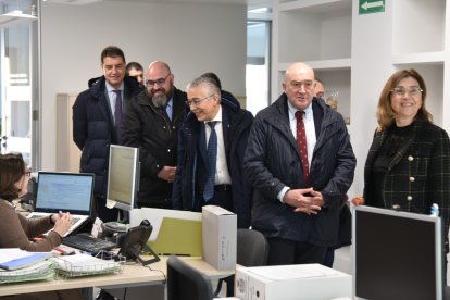 La alcaldesa confía en mejorar el servicio de atención ciudadana