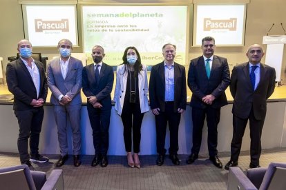 Jornada divulgativa ‘La empresa ante los retos de la sostenibilidad’ organizada por Ibercaja y EL CORREO DE BURGOS. SANTI OTERO