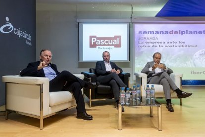 Jornada divulgativa ‘La empresa ante los retos de la sostenibilidad’ organizada por Ibercaja y EL CORREO DE BURGOS. SANTI OTERO