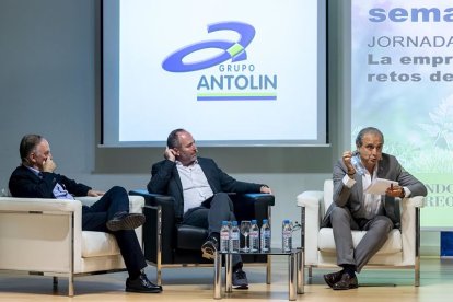 Jornada divulgativa ‘La empresa ante los retos de la sostenibilidad’ organizada por Ibercaja y EL CORREO DE BURGOS. SANTI OTERO