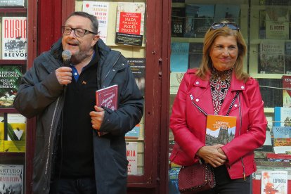 Los autores Carlos de la Sierra y Rosa María Martín Rodríguez. ECB