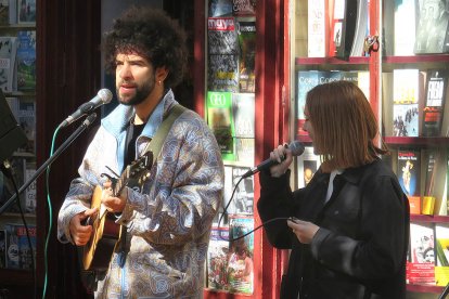 Daniel Guantes y Claudia Halley interpretaron varios temas. ECB