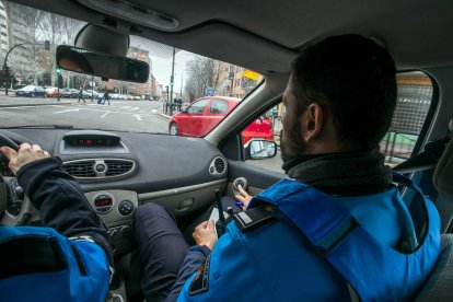Circulando por las calles de Burgos y observando las conductas de los vehículos cercanos. TOMÁS ALONSO