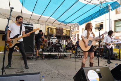 Nena Daconte hizo vibrar la Plaza Del Trigo. DO RIBERA
