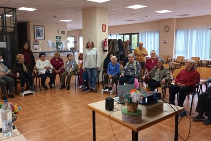 El perfil de las estudiantes es similar, la mayoría mujeres, solo un hombre, que superan los 55 años y que llevan mucho tiempo en el desempleo