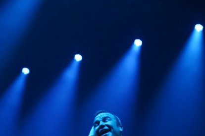 Future Islands sobre el escenario del Sonorama.  DO RIBERA