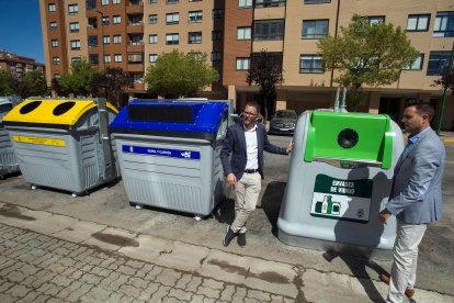 Nuevo contenedor de vidrio. TOMÁS ALONSO