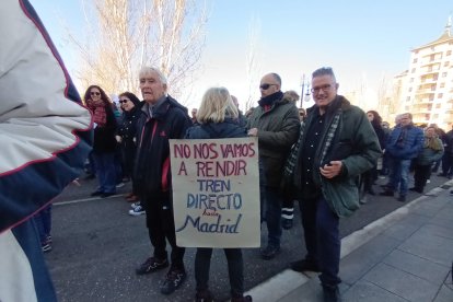 Manifestación de la Plataforma por el Directo contra el desmantelamiento de las vías.