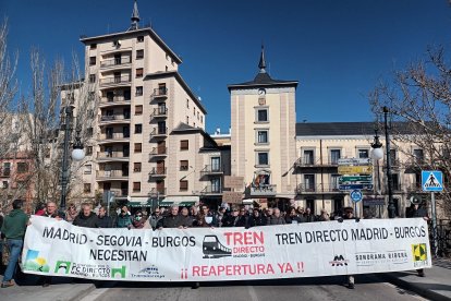 Manifestación de la Plataforma por el Directo contra el desmantelamiento de las vías.