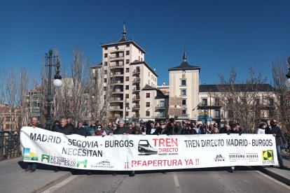 Manifestación de la Plataforma por el Directo contra el desmantelamiento de las vías.