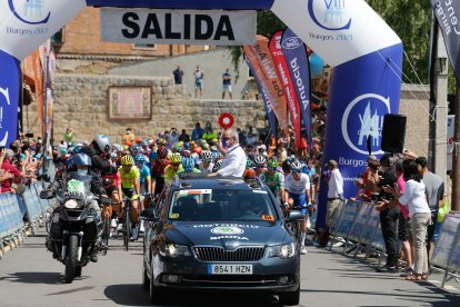 Salida de la segunda etapa.  / Santi Otero