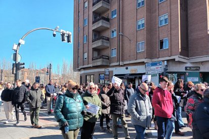 Manifestación de la Plataforma por el Directo contra el desmantelamiento de las vías.
