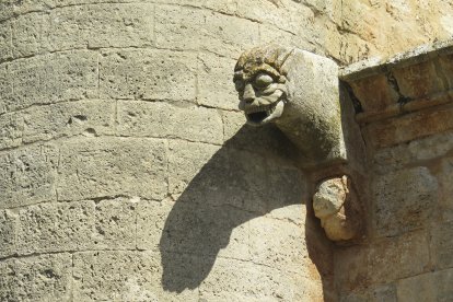La gárgola, uno de los símbolos de la iglesia de Santiago de Villamorón.
