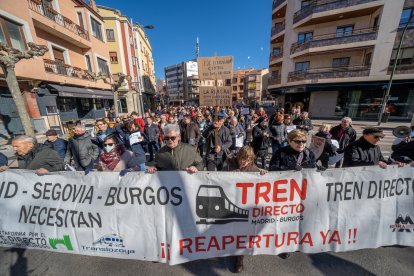 Manifestación de la Plataforma por el Directo contra el desmantelamiento de las vías. ICAL