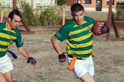 Burgos Corzos, el primer equipo en España de 'flag football' formado por personas con discapacidad intelectual. TOMÁS ALONSO