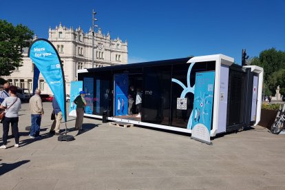 El módulo está instalado frente al Fórum Evolución. S. H.