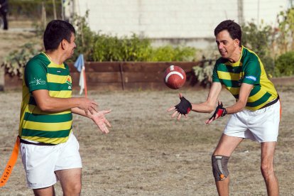 Burgos Corzos, el primer equipo en España de 'flag football' formado por personas con discapacidad intelectual. TOMÁS ALONSO