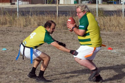 Burgos Corzos, el primer equipo en España de 'flag football' formado por personas con discapacidad intelectual. TOMÁS ALONSO