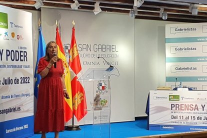 Ana Pastor durante su intervención