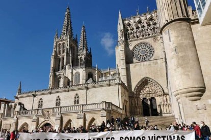 photo5830346842678867889