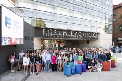 Foto de familia antes de emprender el viaje. ECB